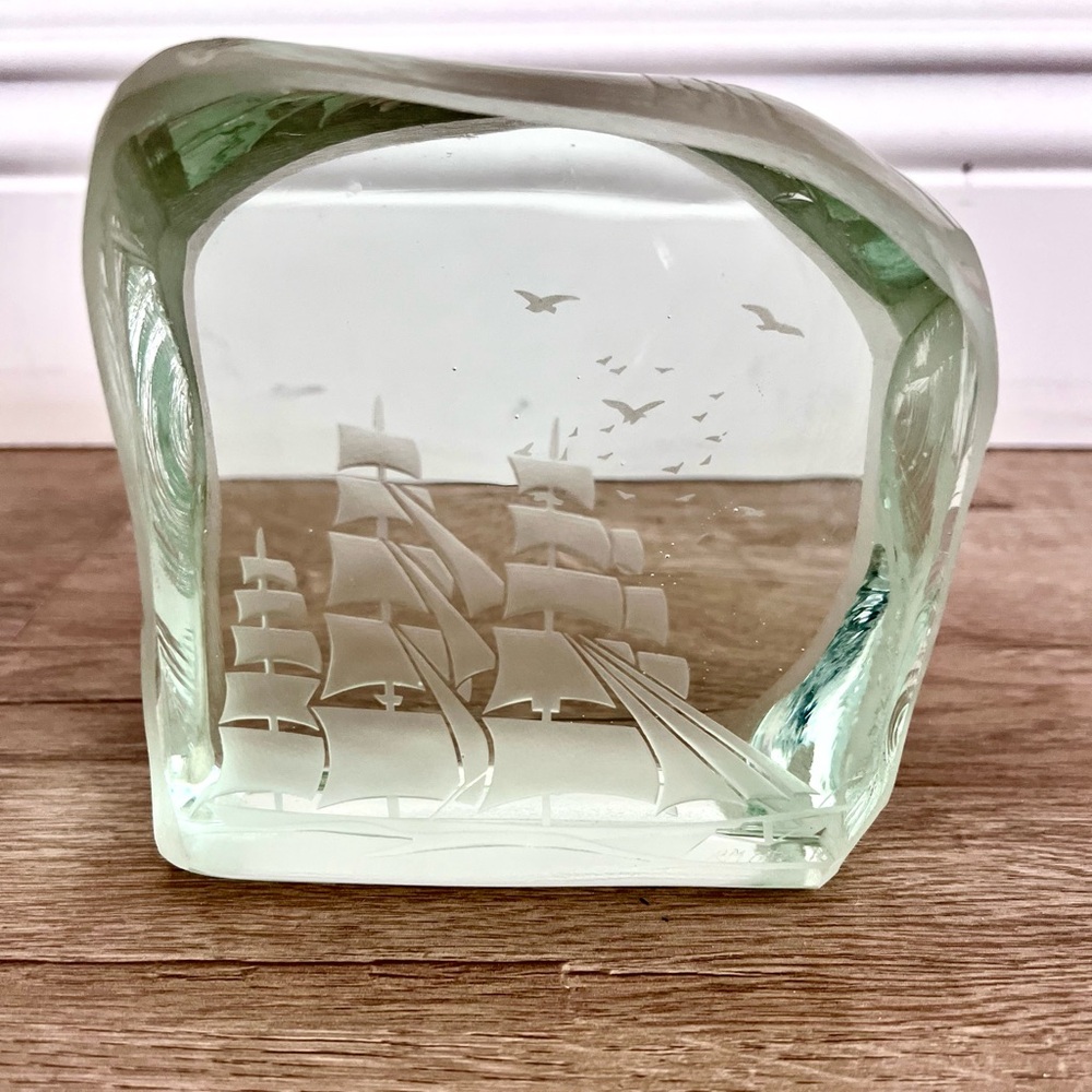VINTAGE 1978 RM YATES ETCHED GLASS BLOCK‎ PAPERWEIGHT SAILBOAT SIGNED & DATED